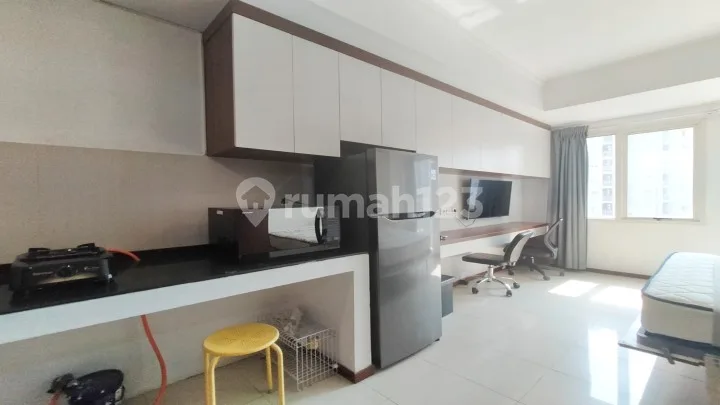 Apartemen Central Park 1BR Royal Mediterania Garden